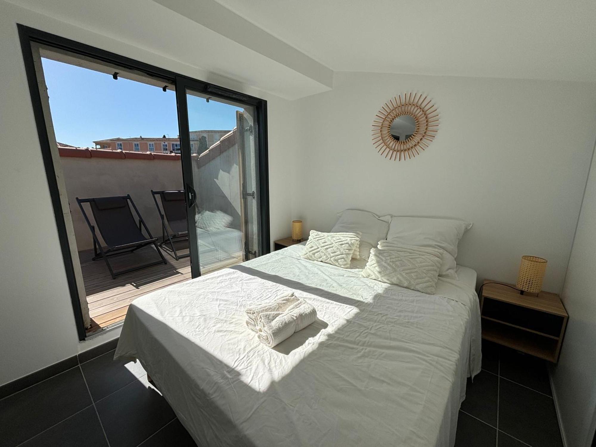 Appartement Bormes Eksteriør billede