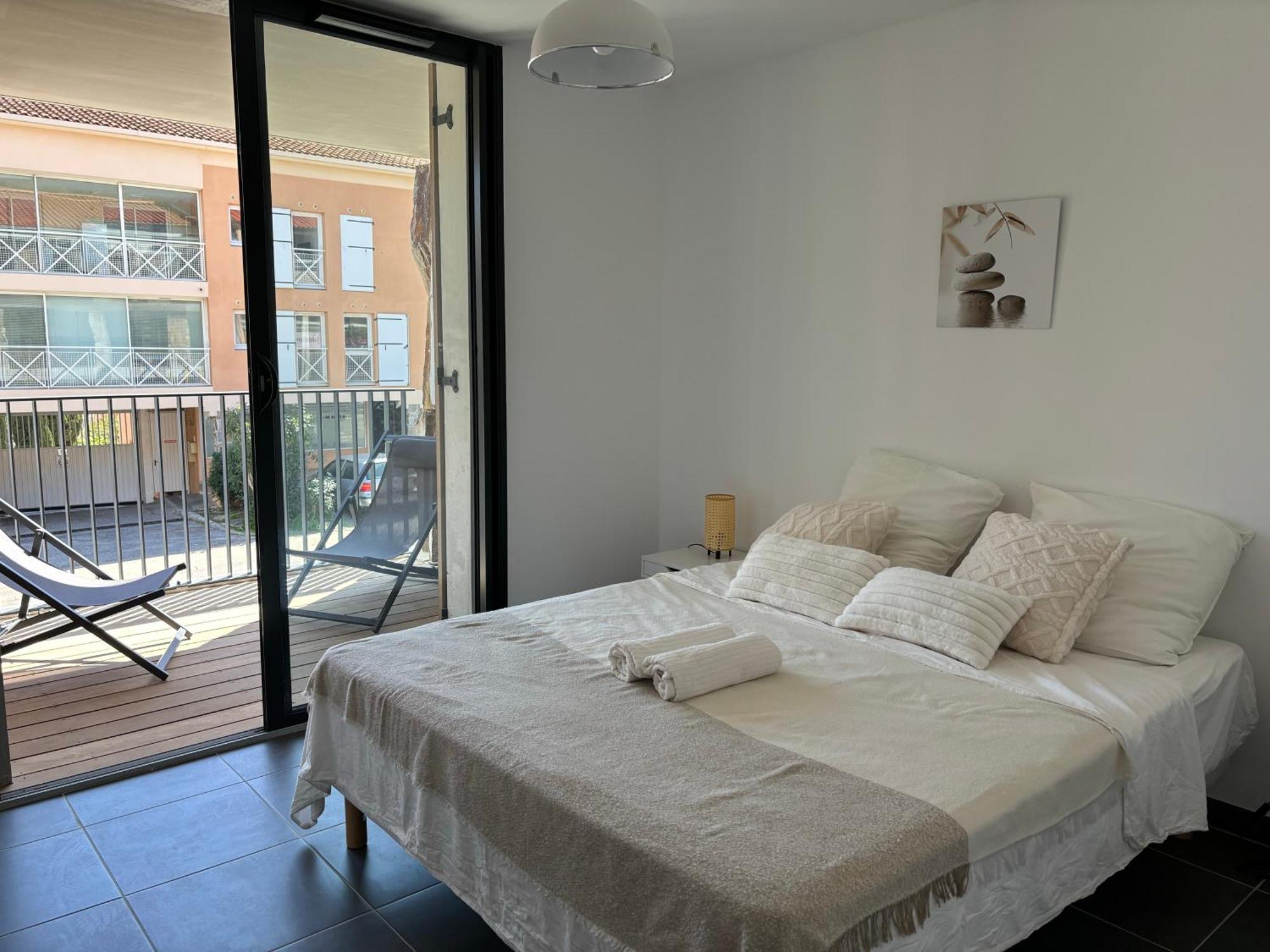 Appartement Bormes Eksteriør billede