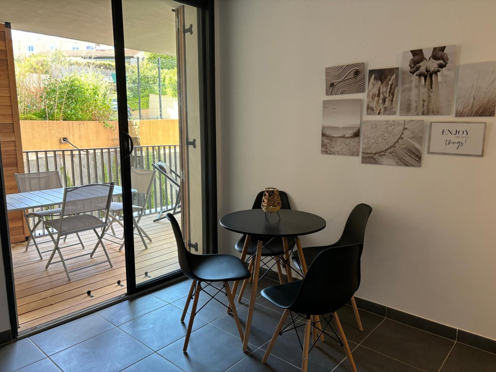 Appartement Bormes Eksteriør billede
